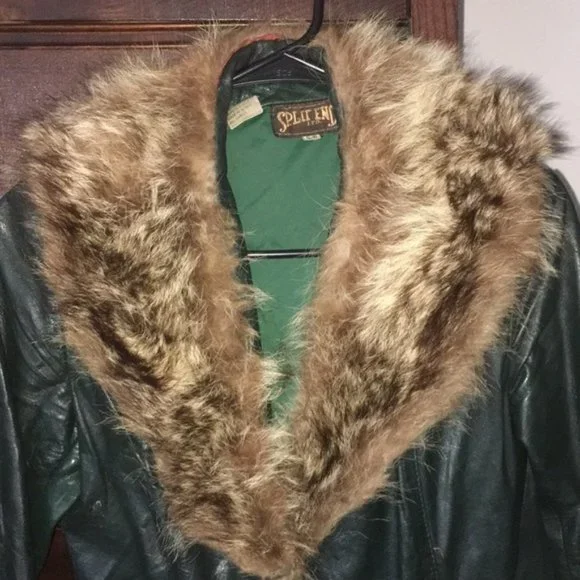 Vintage Leather Jacket with Fur Collar - Picture 6 of 16